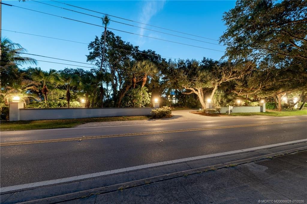 114 N Sewalls Point Road