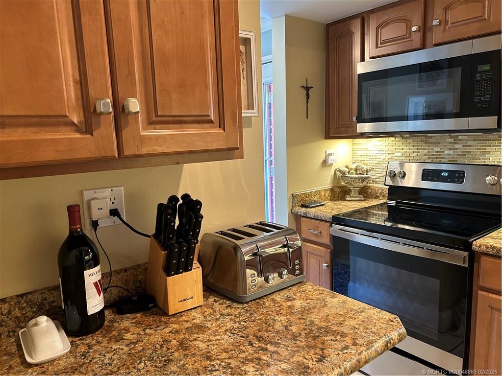 Stuart, Florida 34994, United States, 2 Bedrooms Bedrooms, ,2 BathroomsBathrooms,Residential,Pending,10842