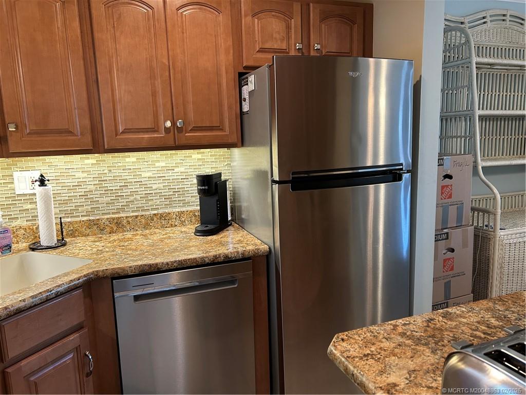 Stuart, Florida 34994, United States, 2 Bedrooms Bedrooms, ,2 BathroomsBathrooms,Residential,Pending,10842