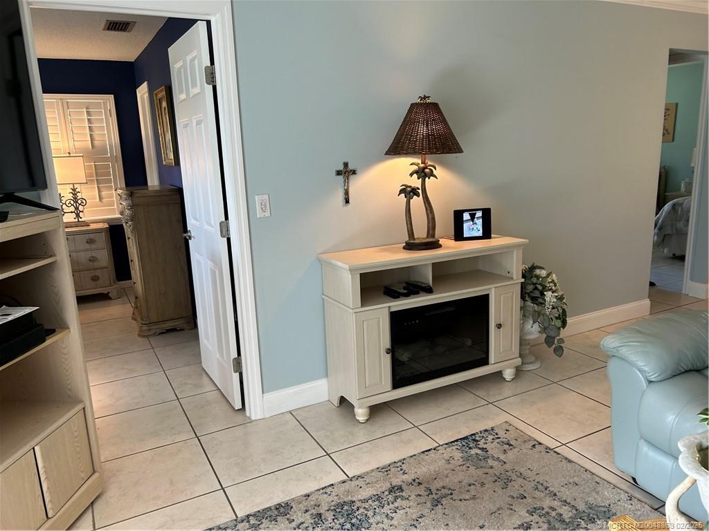 Stuart, Florida 34994, United States, 2 Bedrooms Bedrooms, ,2 BathroomsBathrooms,Residential,Pending,10842