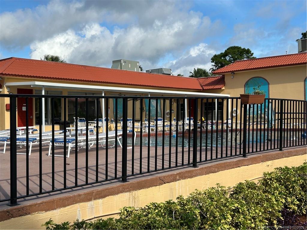 Stuart, Florida 34994, United States, 2 Bedrooms Bedrooms, ,2 BathroomsBathrooms,Residential,Pending,10842