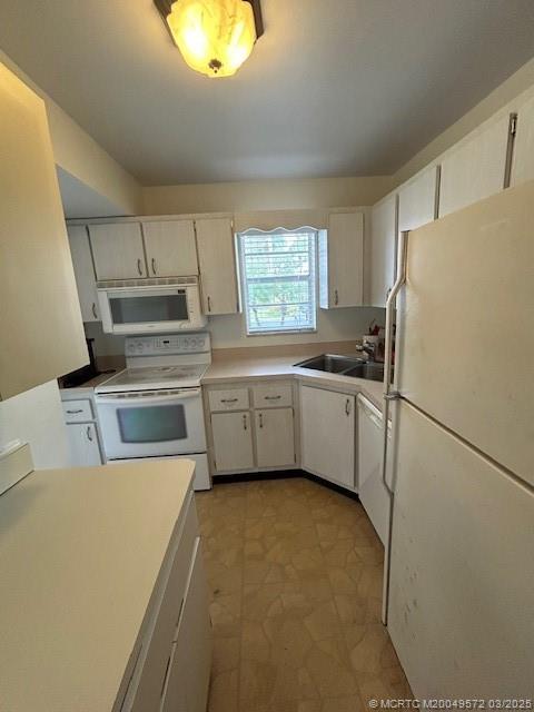 Stuart, Florida 34994, United States, 1 Bedroom Bedrooms, ,1 BathroomBathrooms,Residential,Active,85454