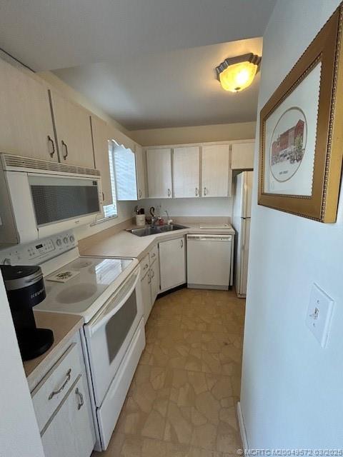 Stuart, Florida 34994, United States, 1 Bedroom Bedrooms, ,1 BathroomBathrooms,Residential,Active,85454