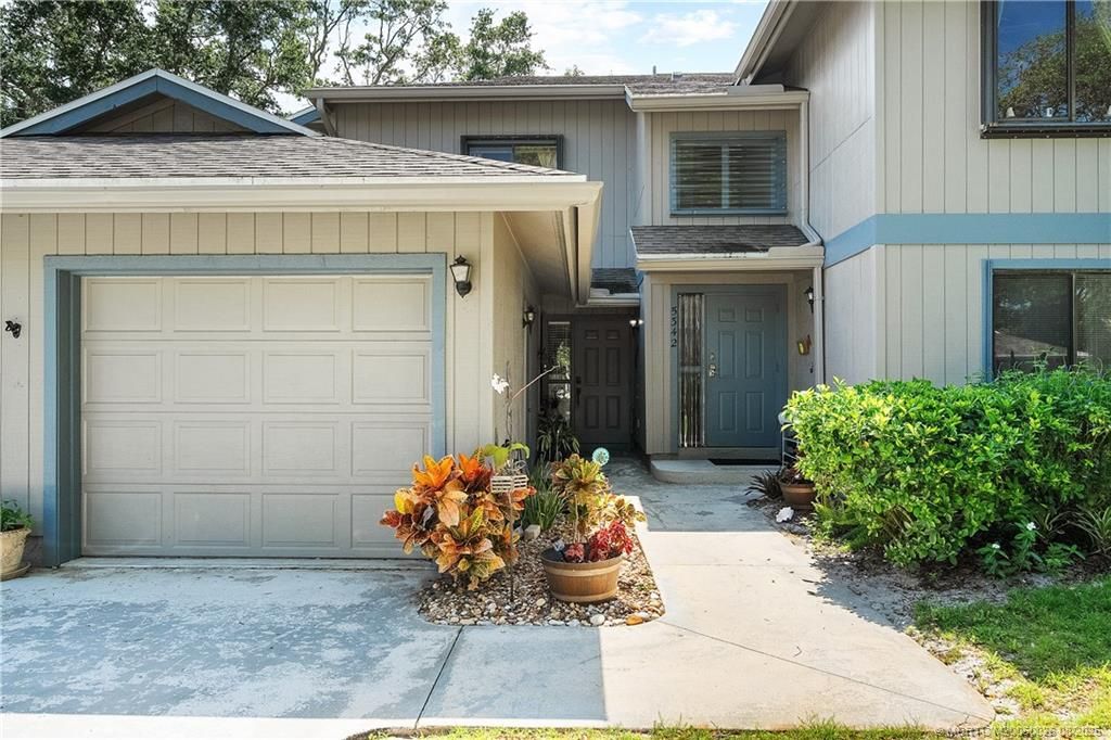 Photo of 5336 SE Schooner Oaks Way, Stuart, FL 34997 (MLS # M20050026)