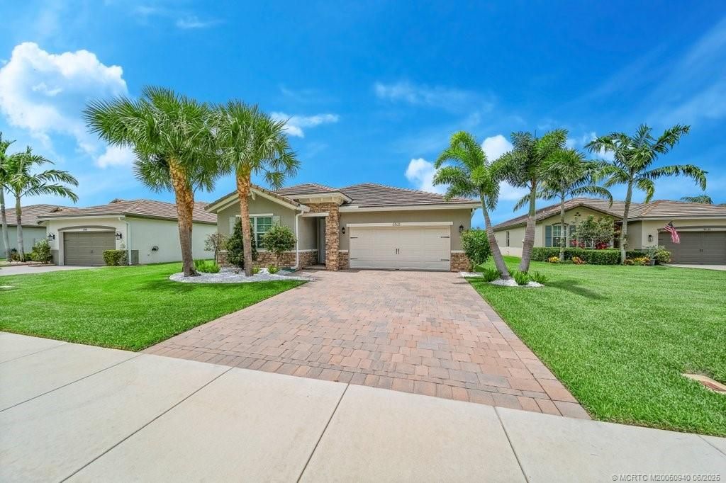 Photo of 3521 SW Blackberry Lane, Palm City, FL 34990 (MLS # M20050940)