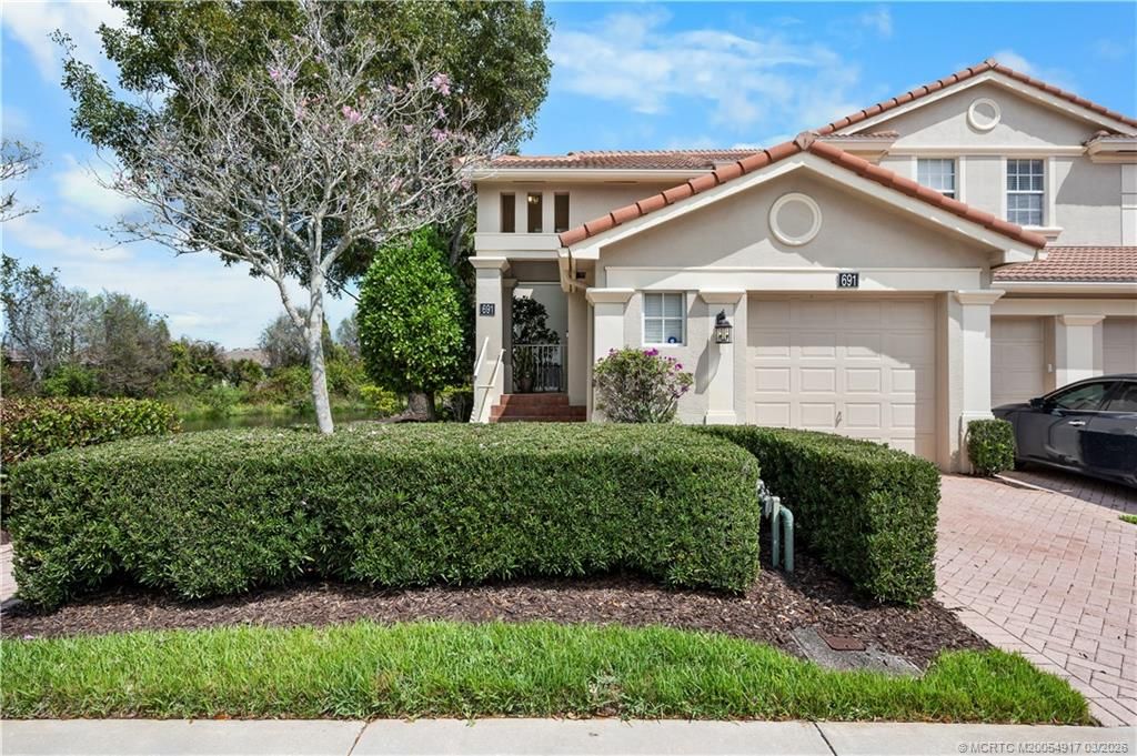 Photo of 691 SW Glen Crest Way, Stuart, FL 34997 (MLS # M20054917)