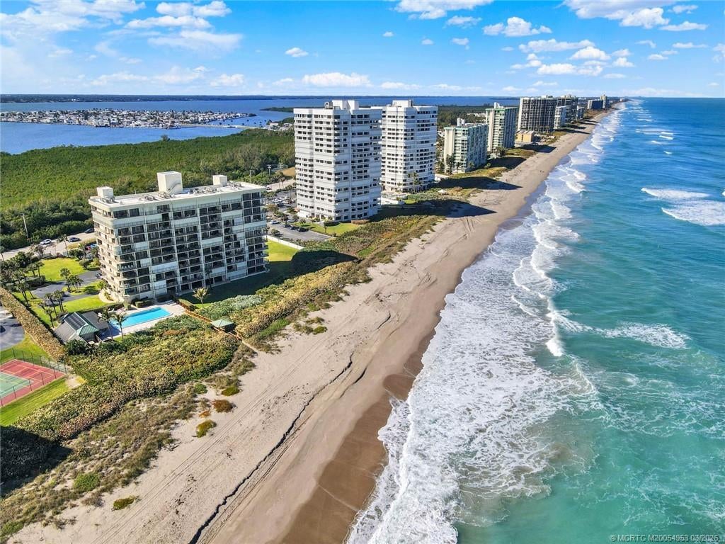 10000 S Ocean Drive 901