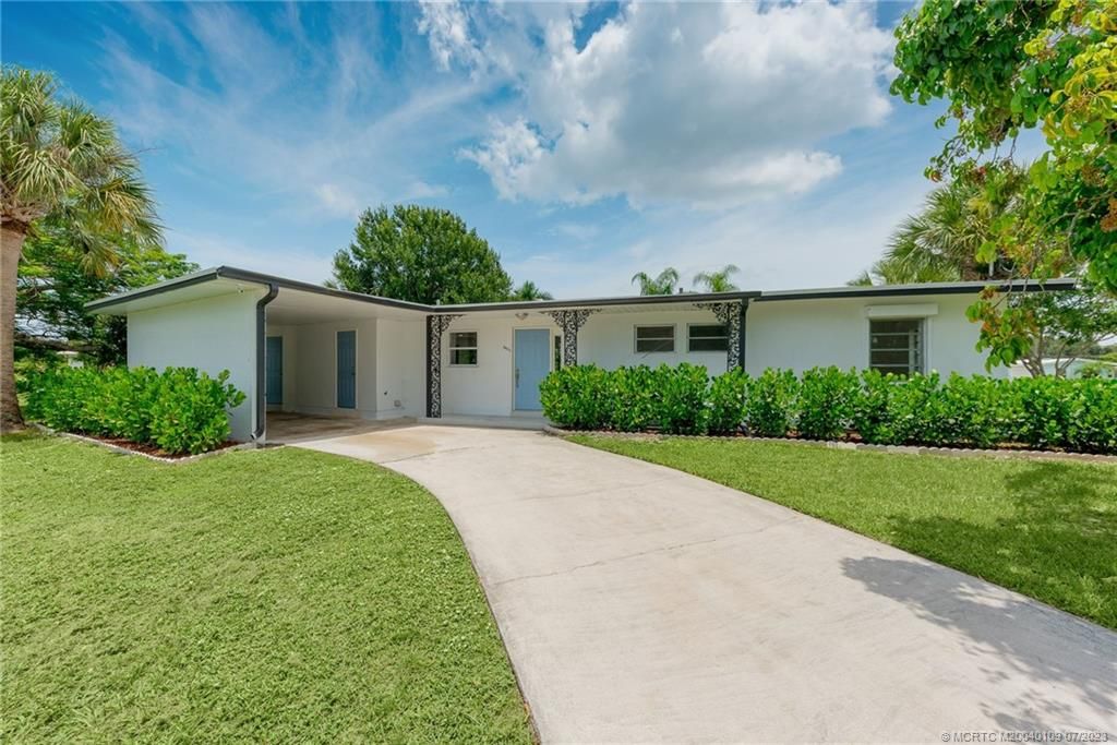 Photo of 2801 SE Morningside Boulevard, Port Saint Lucie, FL 34952 (MLS # M20040109)