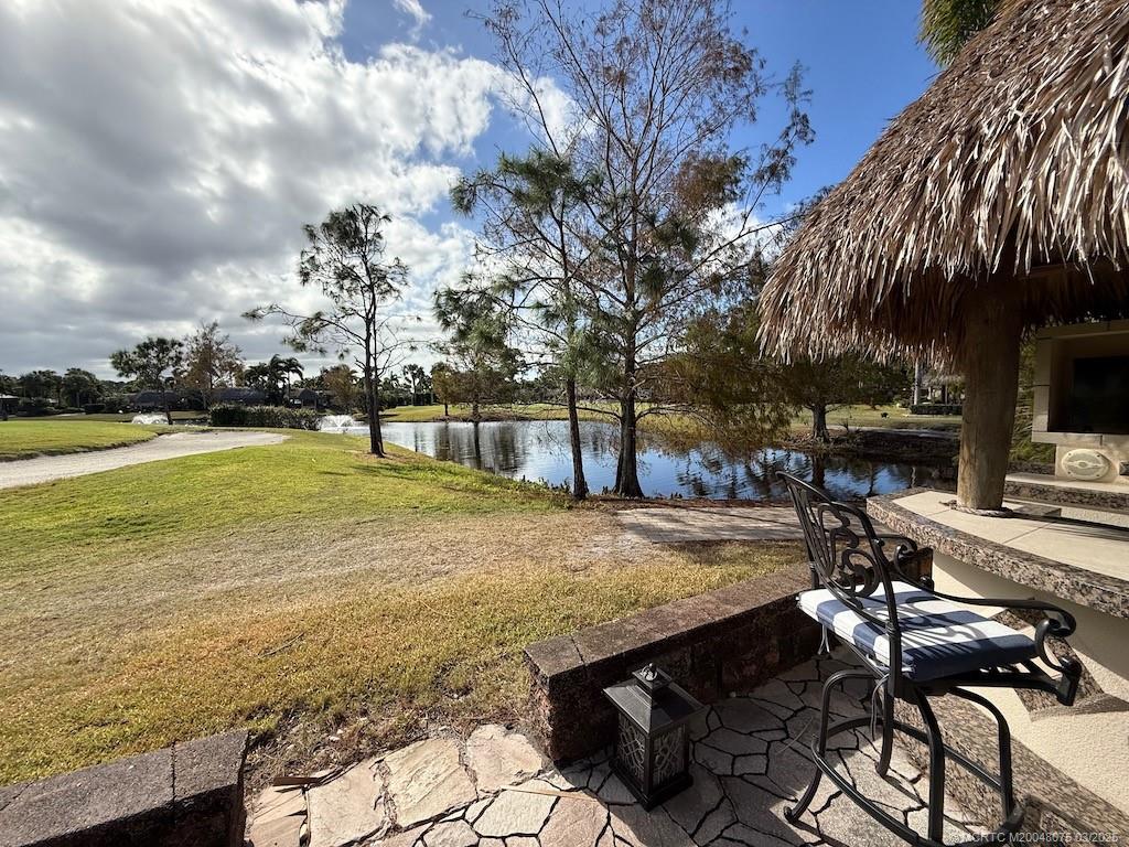 421 NW Chipshot Lane