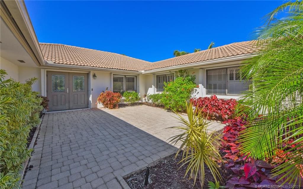 Photo of 4782 SW Aberdeen Circle, Palm City, FL 34990 (MLS # M20049539)