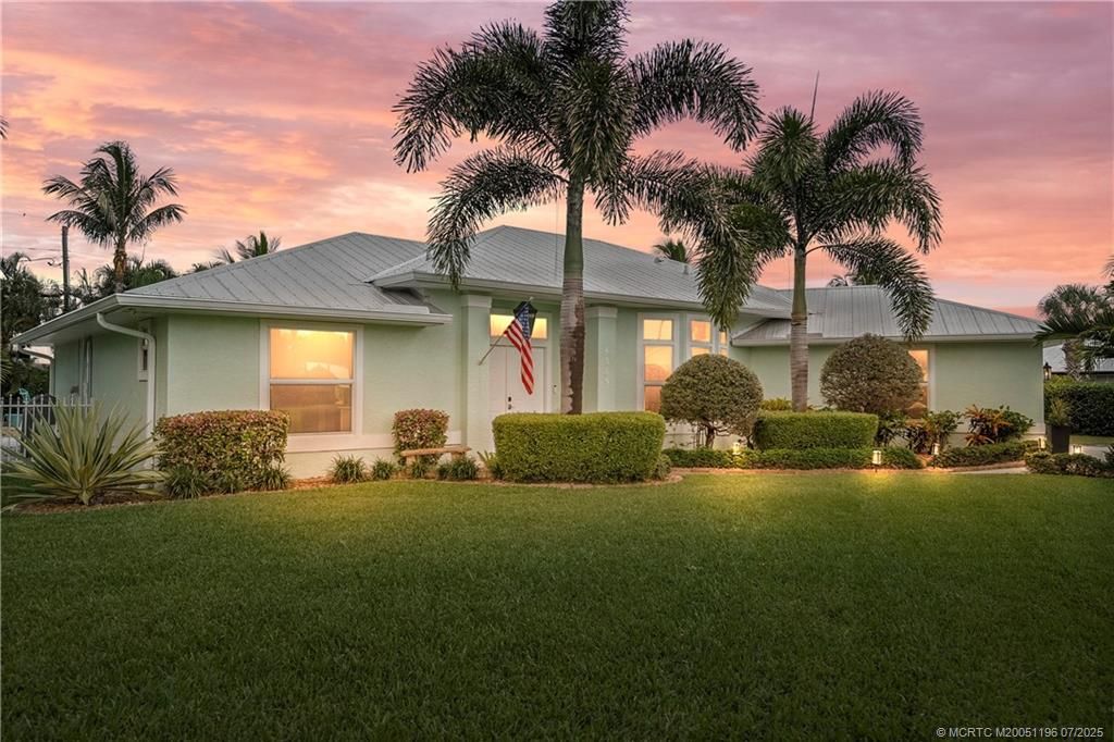 Photo of 4589 SE Pompano Terrace, Stuart, FL 34997 (MLS # M20051196)