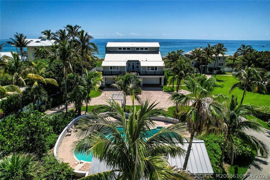 Photo of 1871 NE Ocean Boulevard #MAIN HOUSE, Stuart, FL 34996 (MLS # M20056109)