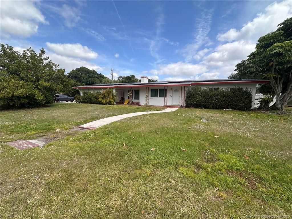 Photo of 1708 York Court, Fort Pierce, FL 34982 (MLS # M20050285)