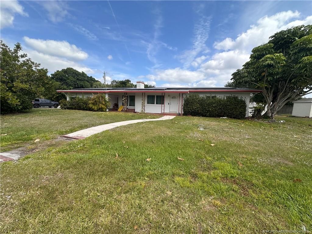 Photo of 1708 York Court, Fort Pierce, FL 34982 (MLS # M20050285)