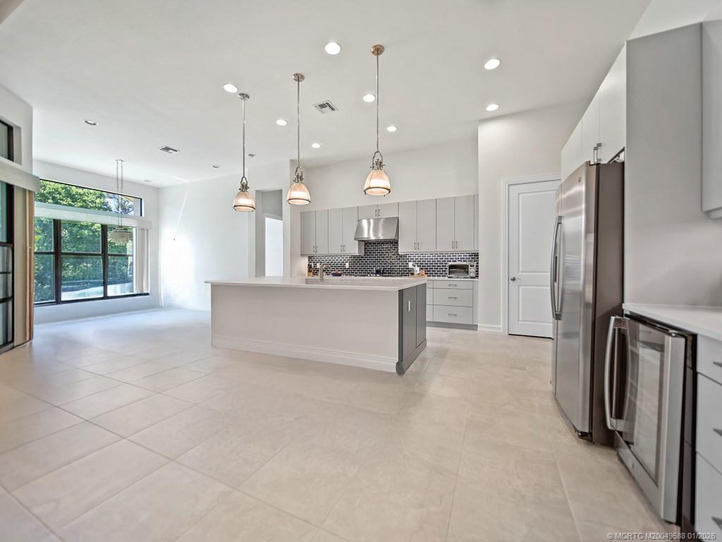 Palm City, Florida, 34990, United States, 4 Bedrooms Bedrooms, ,3 BathroomsBathrooms,Residential,Active,1732496