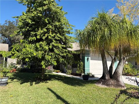 Photo of 109 SE Taho Terrace, Stuart, FL 34997 (MLS # M20052906)