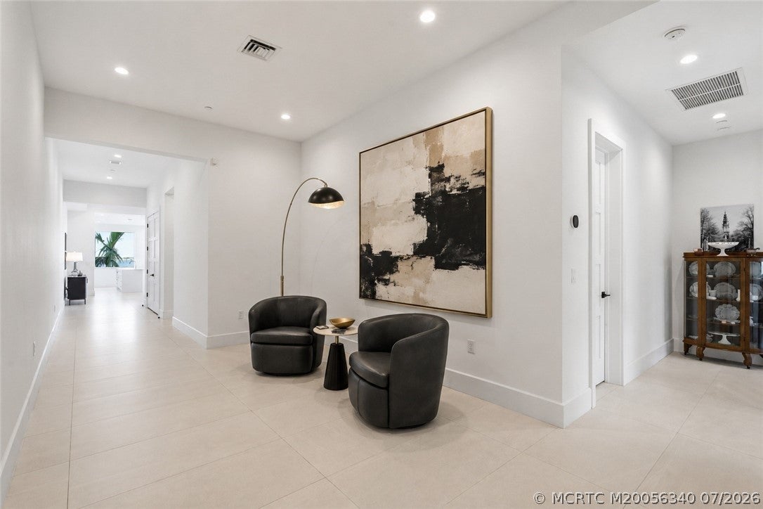 51 SE Seminole Street 205