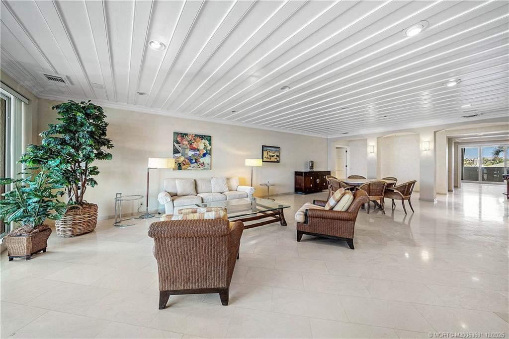 2824 SE Dune Drive 2302