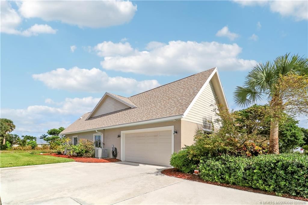 Photo of 5439 SE Horseshoe Point Road, Stuart, FL 34997 (MLS # M20053080)