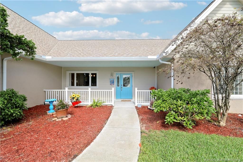 Photo of 5439 SE Horseshoe Point Road, Stuart, FL 34997 (MLS # M20053080)