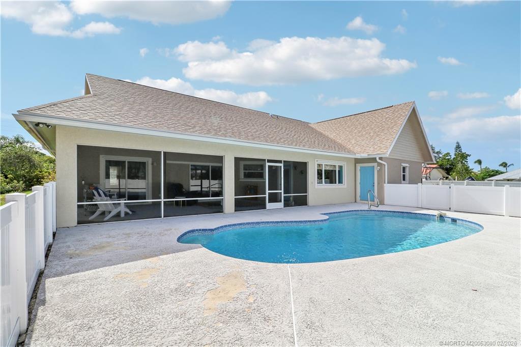 5439 SE Horseshoe Point Road