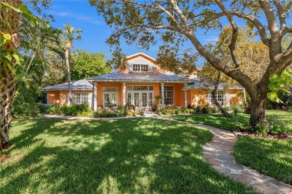 Photo of 23 Castle Hill Way, Stuart, FL 34996 (MLS # M20047993)