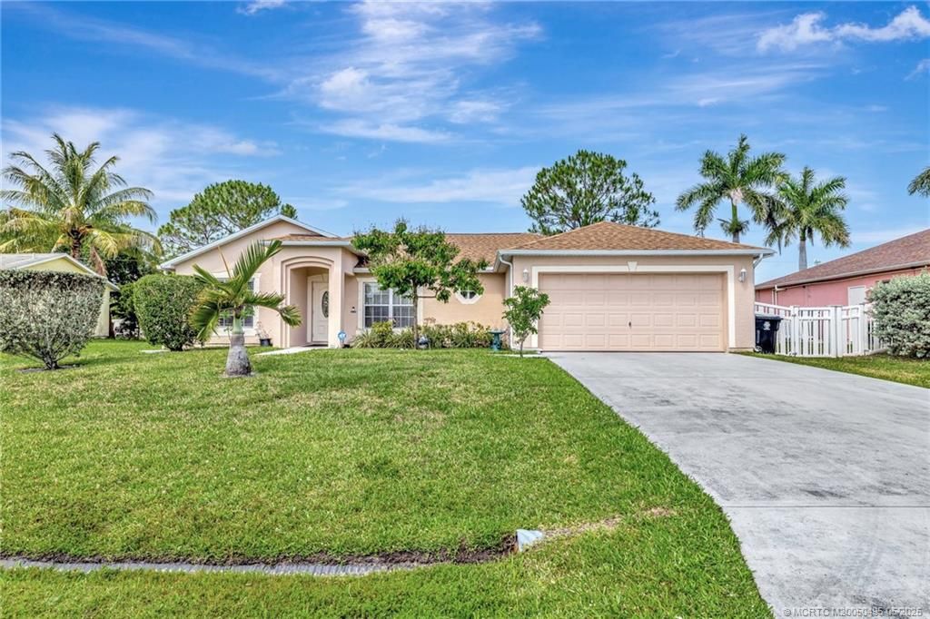 Photo of 2162 SW Burlington Street, Port Saint Lucie, FL 34984 (MLS # M20050495)