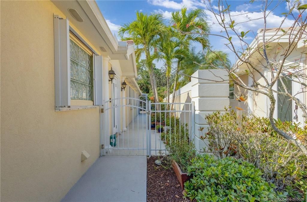 Photo of 8522 SE Retreat Drive, Hobe Sound, FL 33455 (MLS # M20054033)