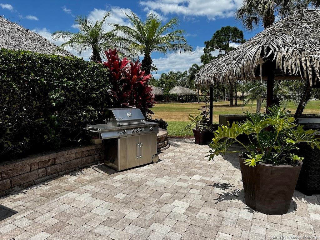 440 NW Sandtrap Lane