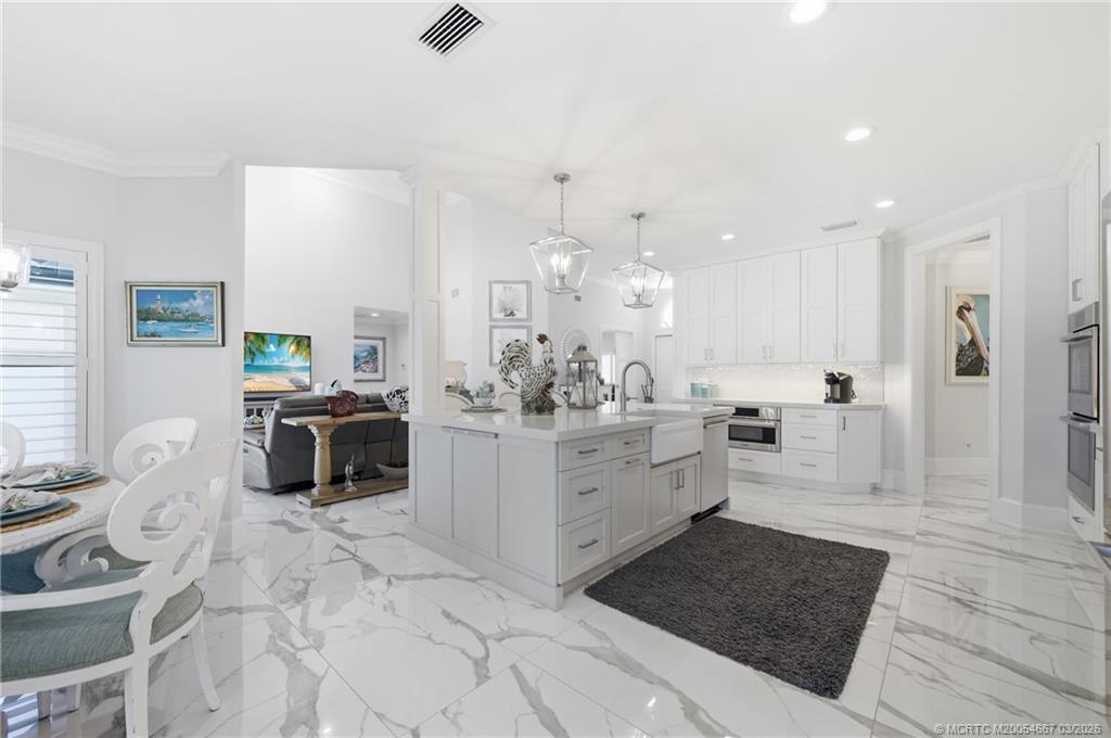 6385 SE Baltusrol Terrace