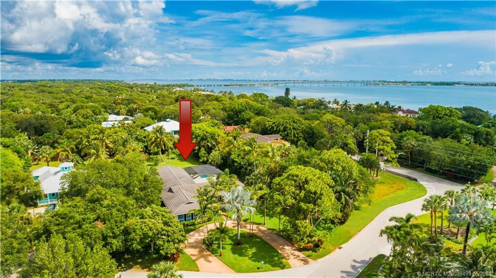 Photo of 4 Ridgeview Road N, Stuart, FL 34996 (MLS # M20039499)