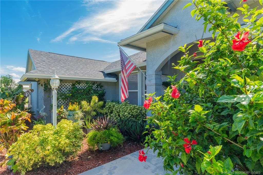 Photo of 5374 SE Horseshoe Point Road, Stuart, FL 34997 (MLS # M20036397)