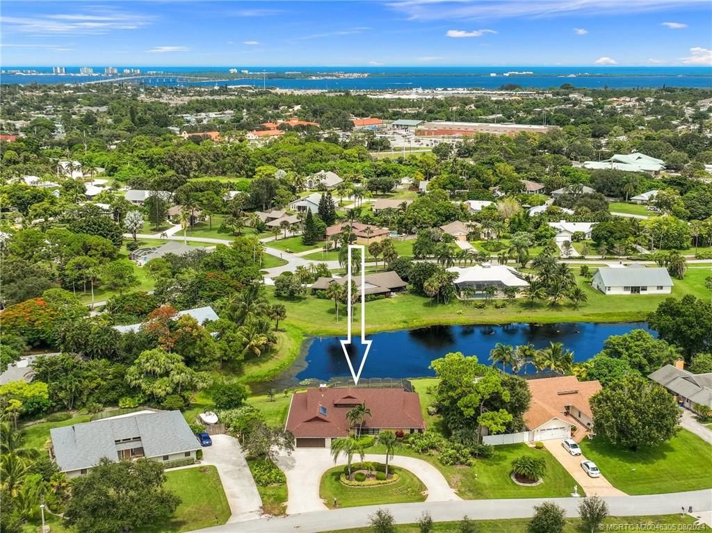 Photo of 919 NE Juniper Place, Jensen Beach, FL 34957 (MLS # M20046305)