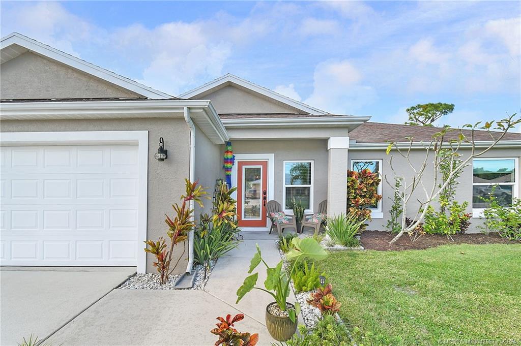 Photo of 2032 SE South Buttonwood Drive, Port Saint Lucie, FL 34952 (MLS # M20047567)