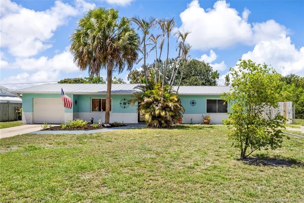 Photo of 1671 SE 11th Street, Stuart, FL 34996 (MLS # M20055637)