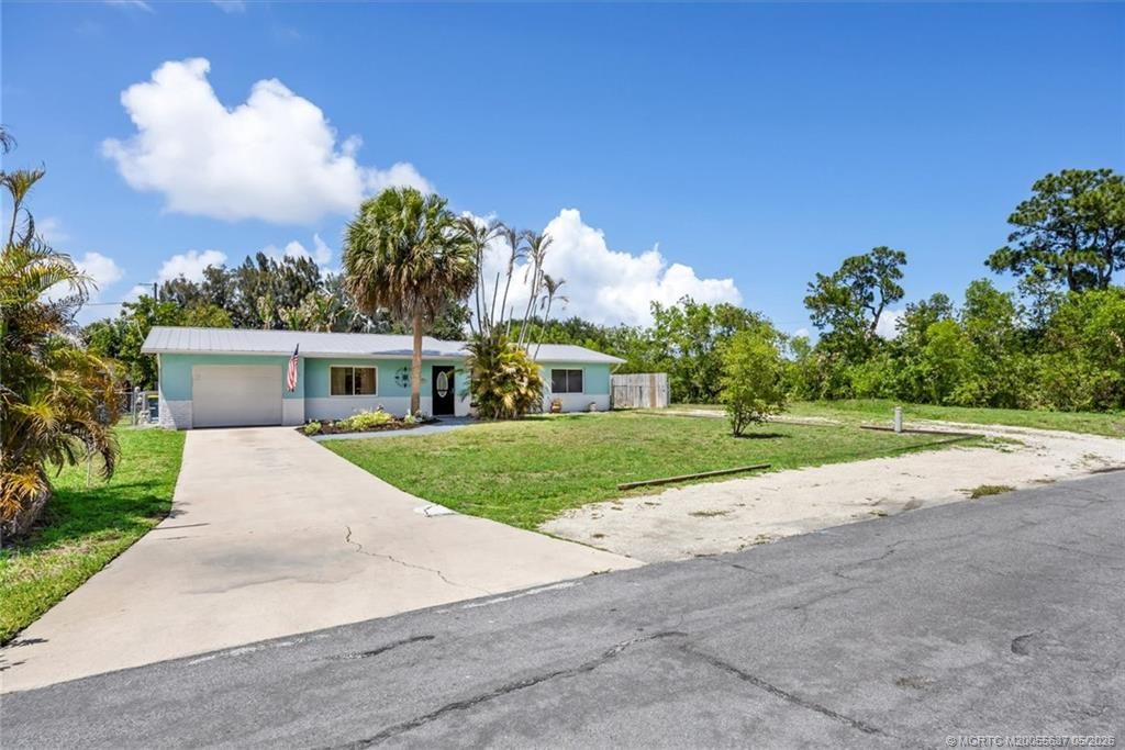Photo of 1671 SE 11th Street, Stuart, FL 34996 (MLS # M20055637)