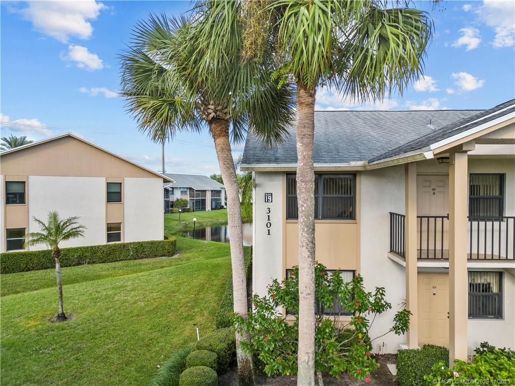 Photo of 3101 SE Aster Lane #1905, Stuart, FL 34994 (MLS # M20042025)