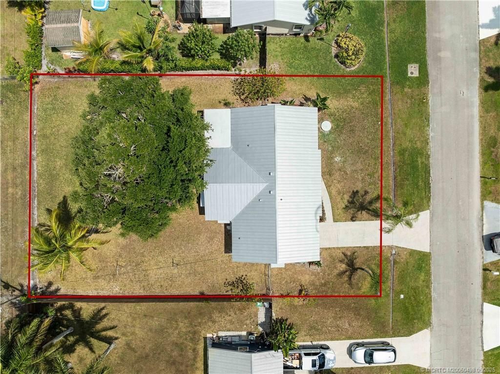 Photo of 1250 SW Byron Street, Port Saint Lucie, FL 34983 (MLS # M20050498)