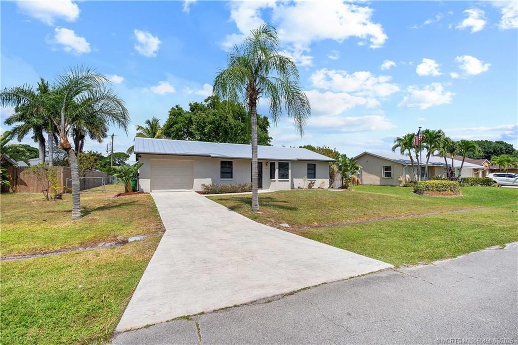 Photo of 1250 SW Byron Street, Port Saint Lucie, FL 34983 (MLS # M20050498)