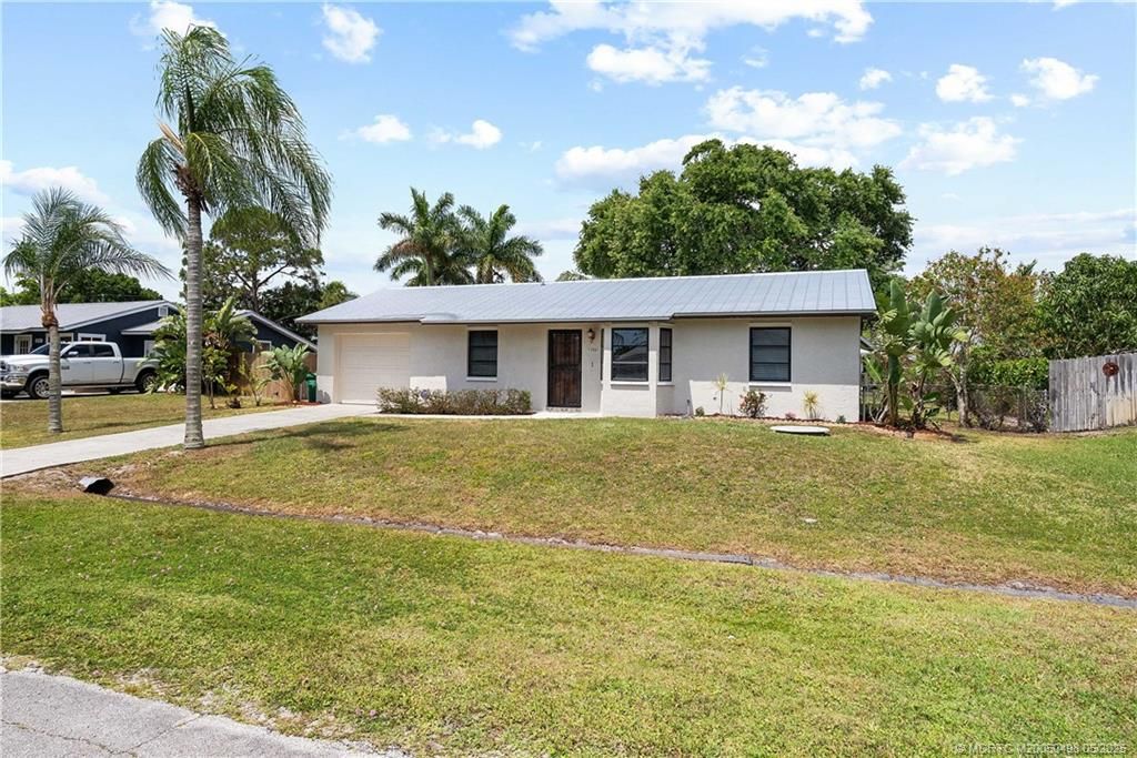 Photo of 1250 SW Byron Street, Port Saint Lucie, FL 34983 (MLS # M20050498)