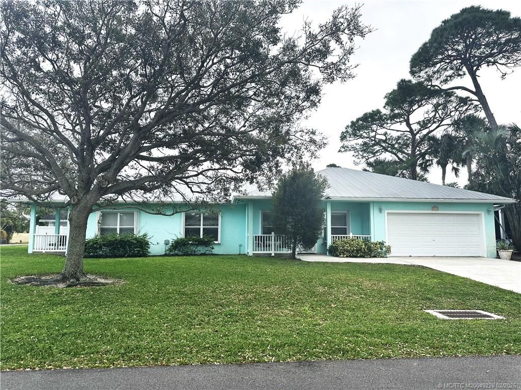 Photo of 8216 SE Palm Street, Hobe Sound, FL 33455 (MLS # M20049228)
