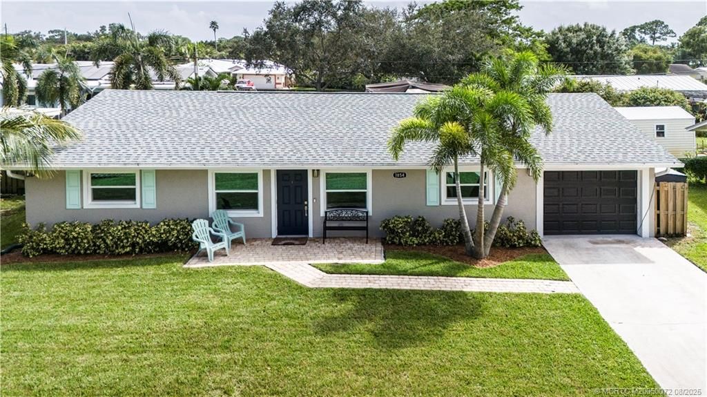 Photo of 1854 SE Lafayette Street, Stuart, FL 34997 (MLS # M20050072)