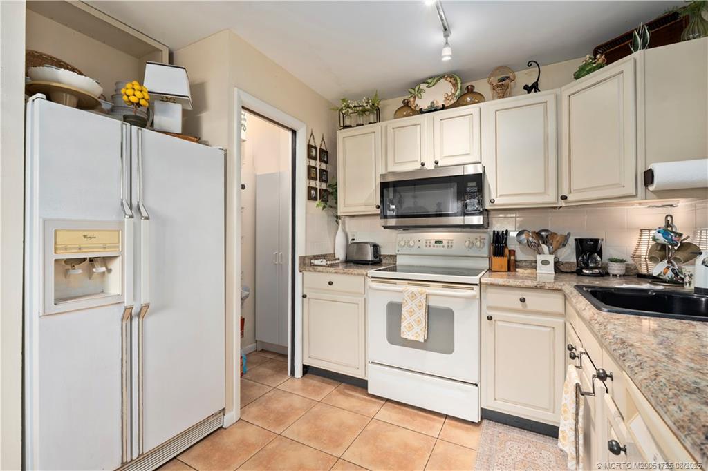 Jensen Beach, Florida 34957, United States, ,Residential,Active,189332