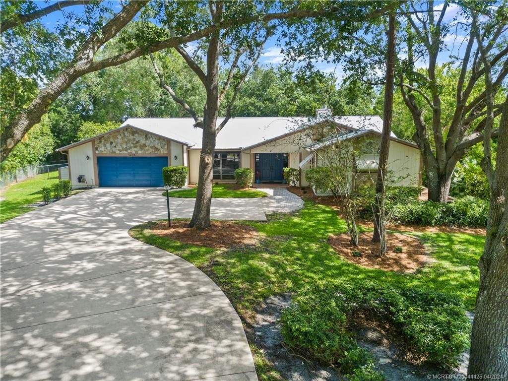 Photo of 1623 SW Gregor Way, Stuart, FL 34997 (MLS # M20044425)