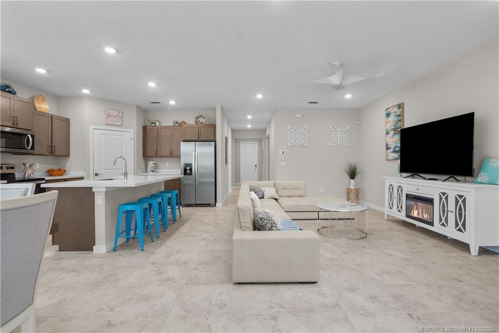 4491 NW Oakleaf Court