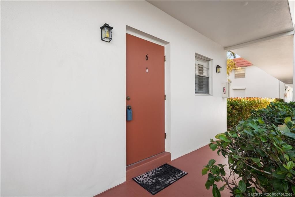 Photo of 2600 SE Ocean Boulevard #KK6, Stuart, FL 34996 (MLS # M20048367)