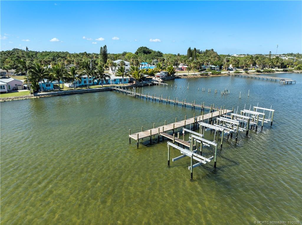 2725 NE Indian River Drive