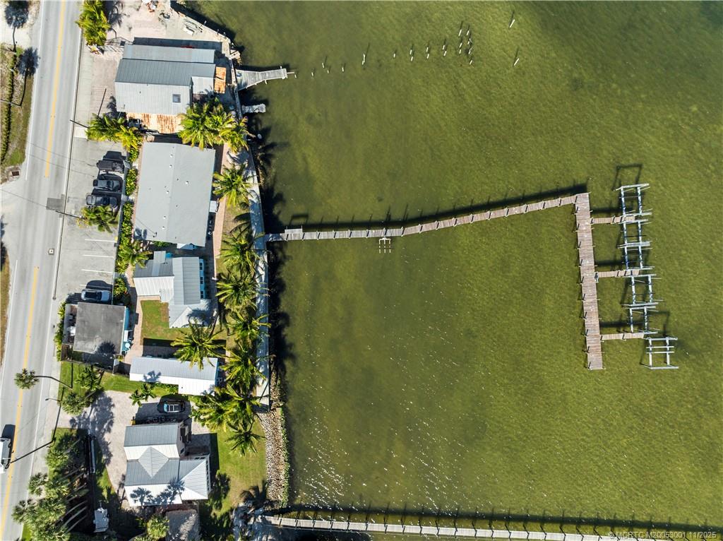 2725 NE Indian River Drive