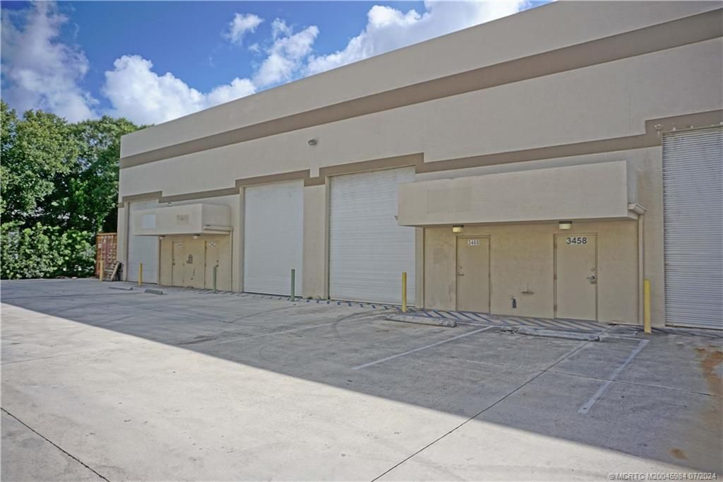 Photo of FL 34997 (MLS # M20045984)