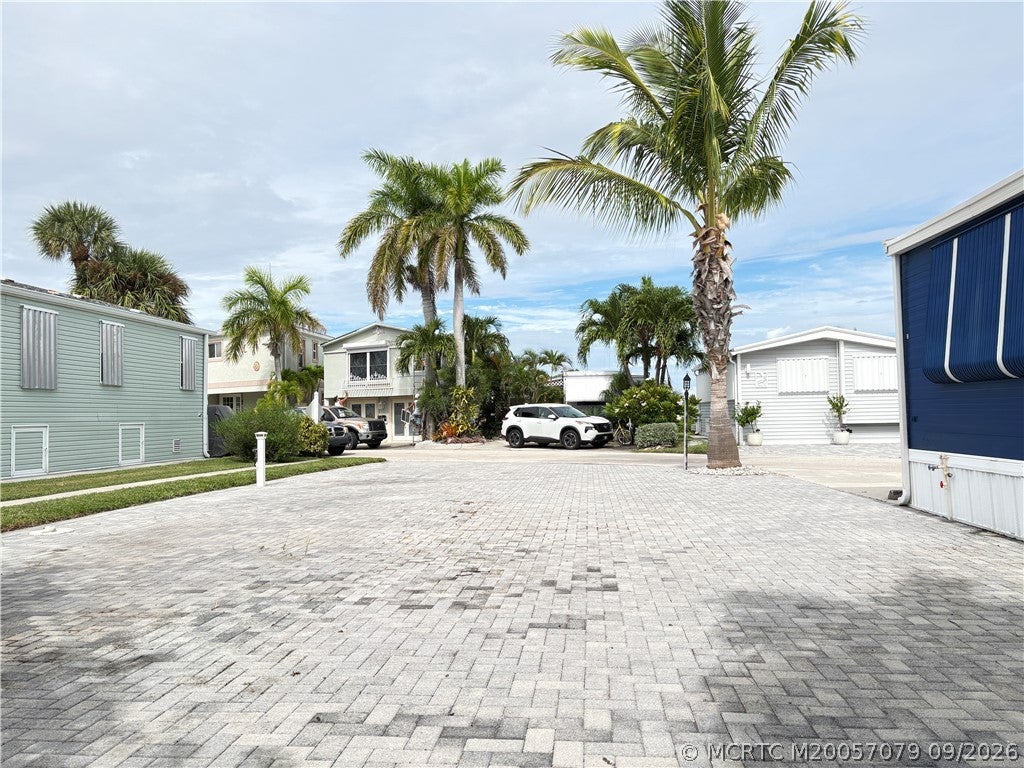 549 Nettles Boulevard